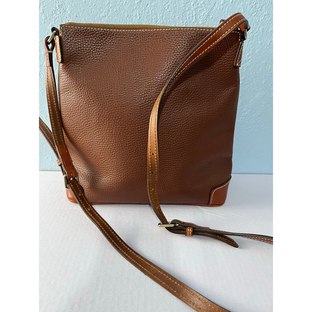 Classic Dooney & Bourke Crossbody Bag Brown Pebbled Leather Red Lining - Picture 6 of 14